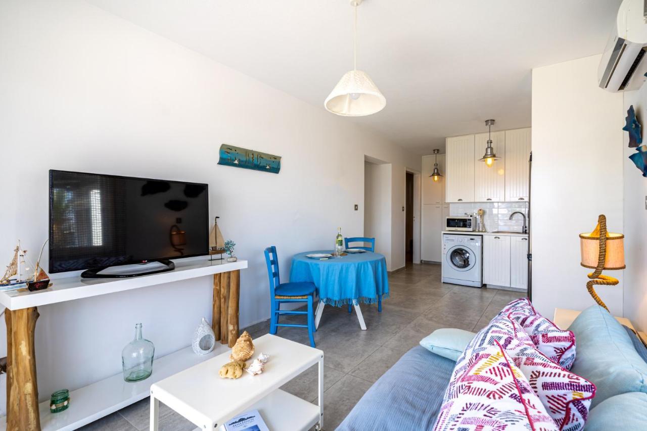 Seawaves 1- Bedroom Apartment Near Meneou Beach Larnaca Exteriér fotografie